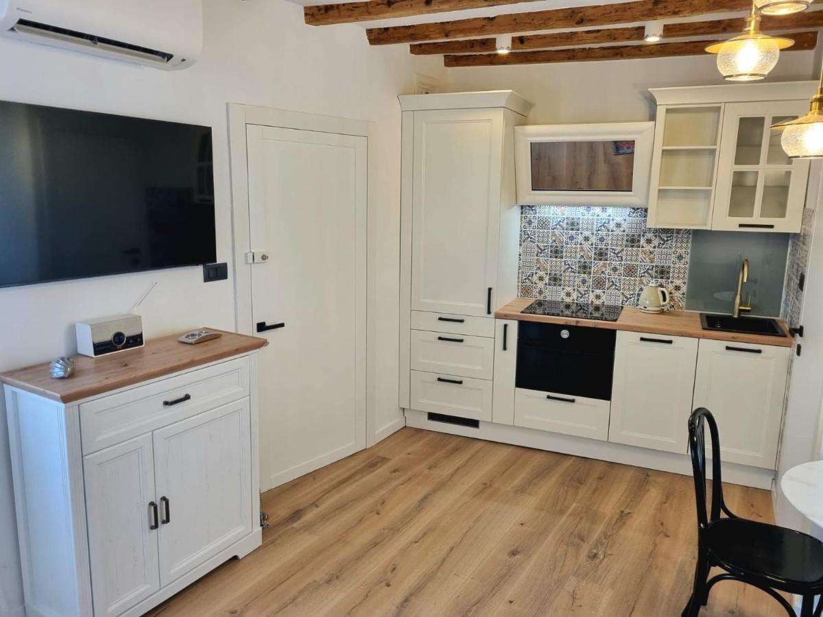 Crystal Deluxe Lägenhet Rovinj Exteriör bild